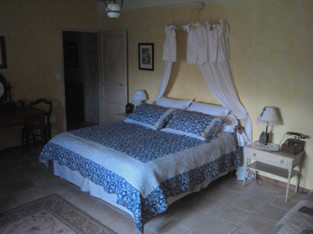 Bed and Breakfast Au Bon Gre D'Hugoline Blanzac  Habitación foto
